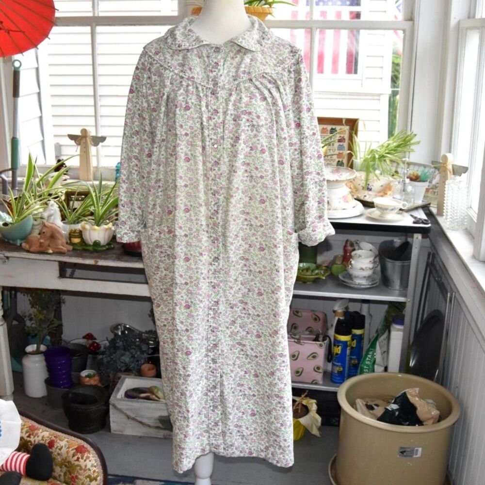 The Vermont Country Store Cotton Flannel Snap Front Robe Floral L Plus Fit 1X